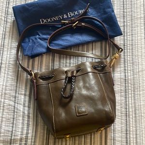 Dooney & Bourke Crossbody - Includes certificate of authenticity and dust bag!